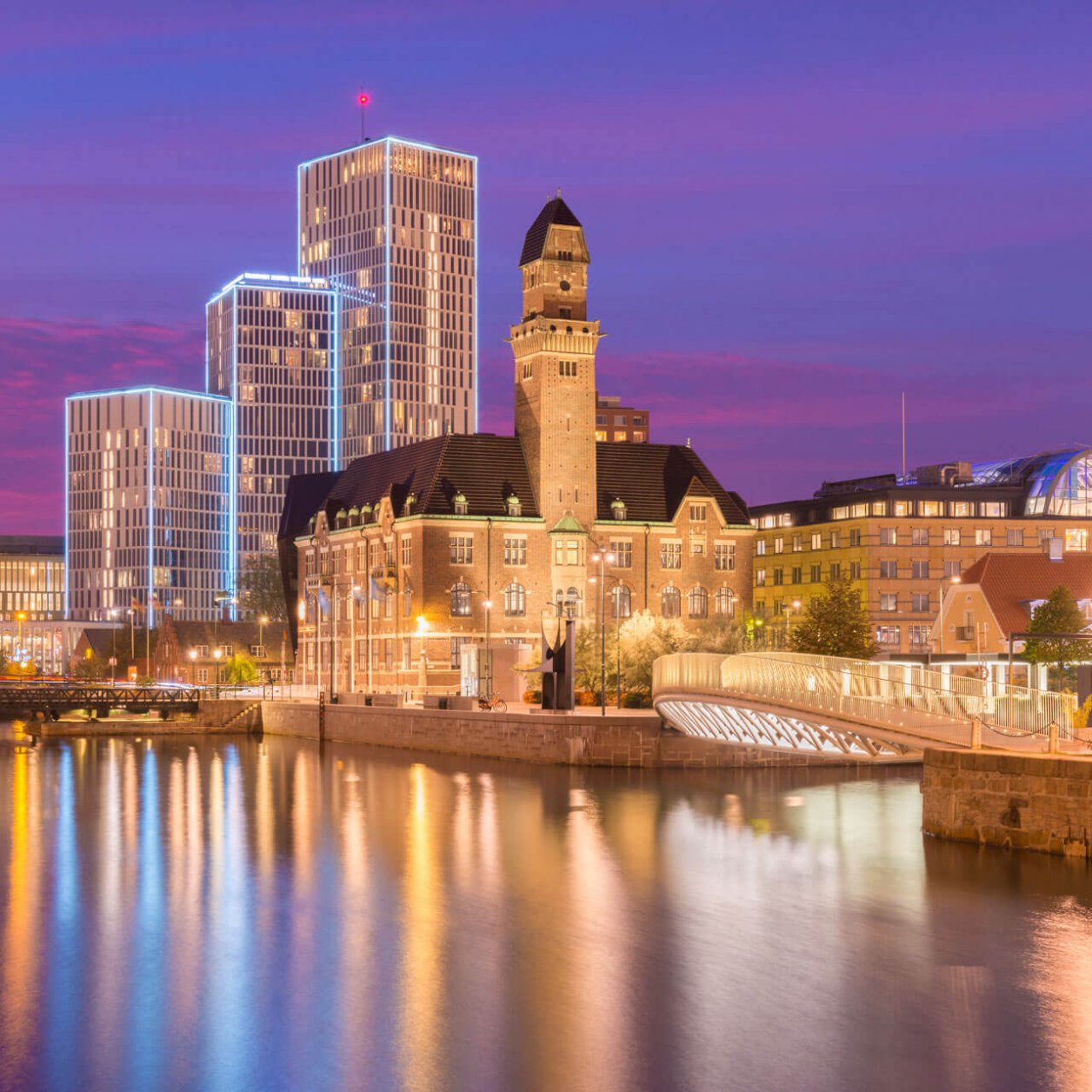 Malmö live and adjacent block at night.