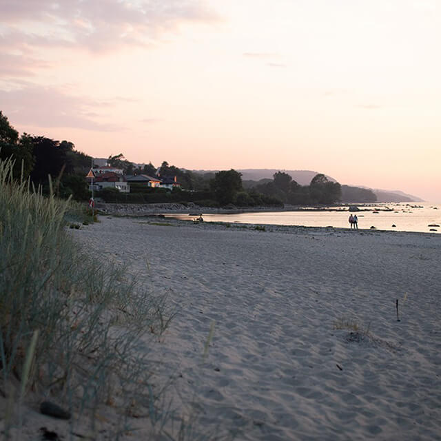 Stranden i Torekov i solnedgång, vår eller höst.