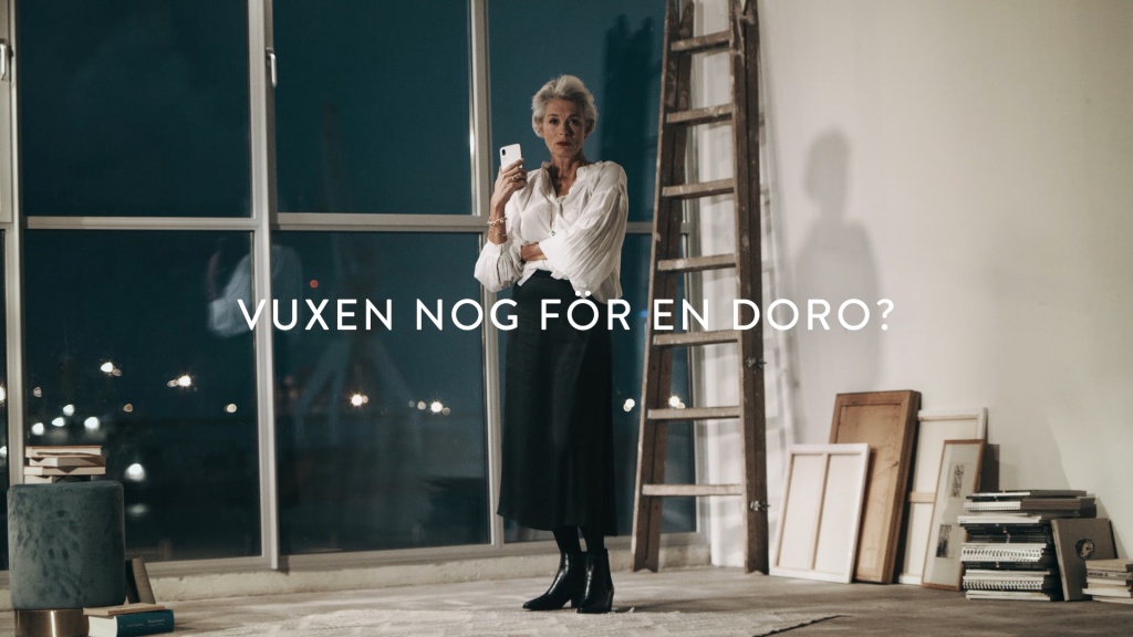Kvinna i filmen med texten Vuxen nog för en Doro?